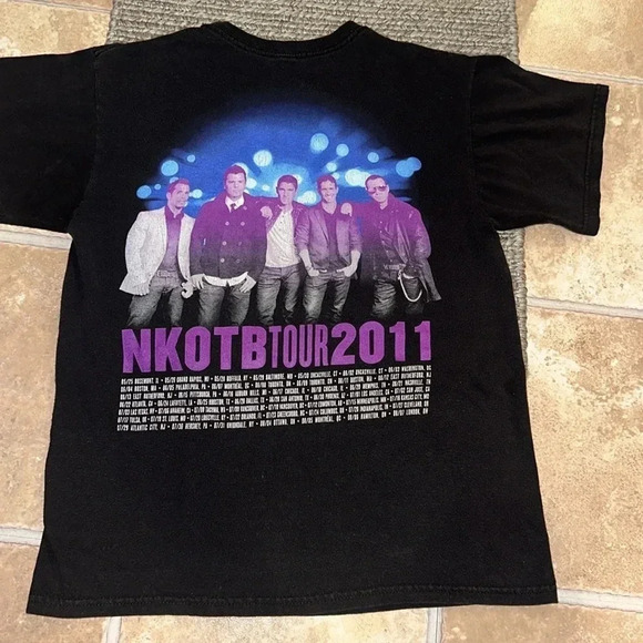 2011 NEW KIDS ON THE BLOCK concert short sleeve t-shirt size large no tag - Picture 3 of 3